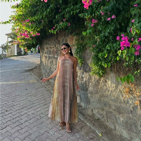 princess polly baby blue dress Zara maxi long flowy halter pleated brown beaded bohemian summer dress